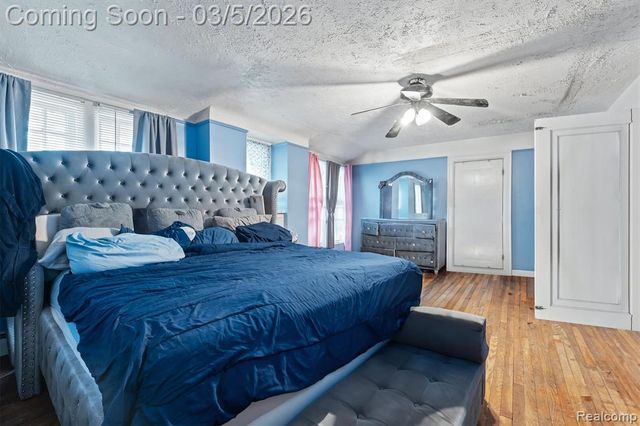 9045 Riverdale, Redford, MI 48239