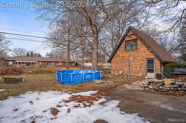 9045 Riverdale, Redford, MI 48239