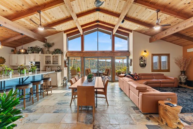 13760 Sun Forest Dr, Penn Valley, CA 95946