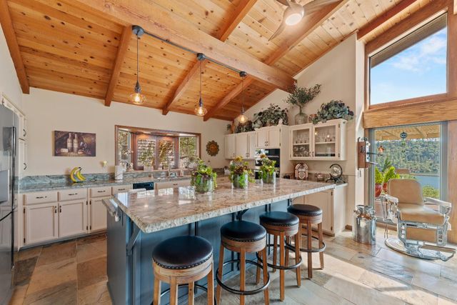 13760 Sun Forest Dr, Penn Valley, CA 95946
