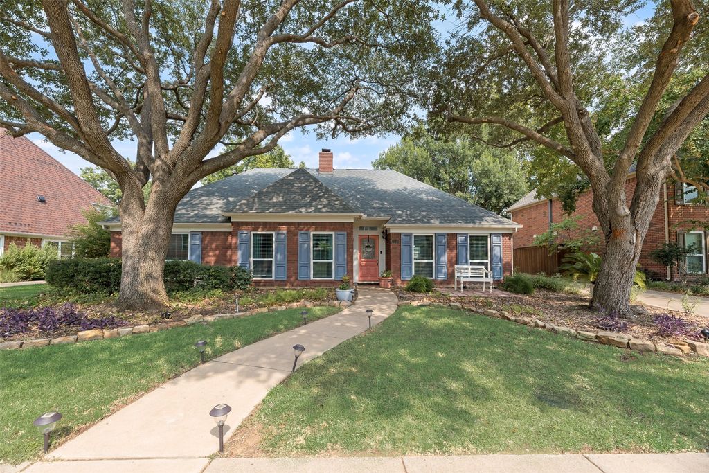 2140 Strathmore Drive, Highland Village, TX 75077
