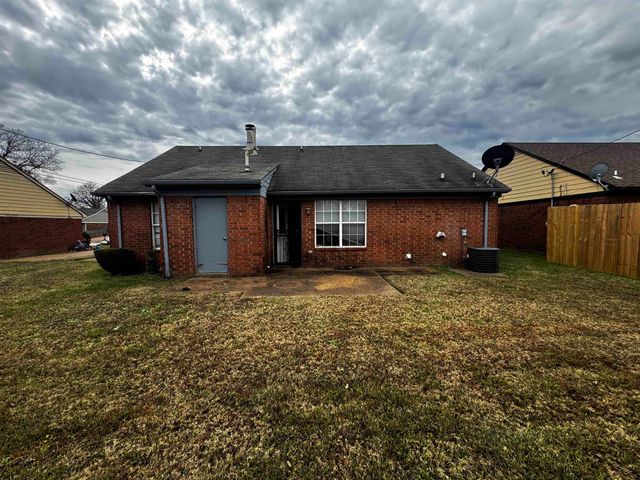 5840 HICKORY SHADOW LN, Memphis, TN 38141