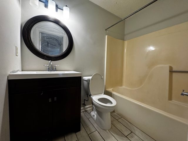 5840 HICKORY SHADOW LN, Memphis, TN 38141