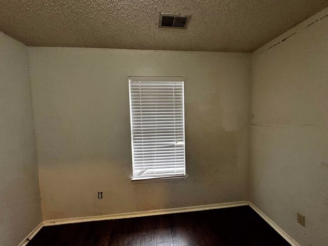 5840 HICKORY SHADOW LN, Memphis, TN 38141