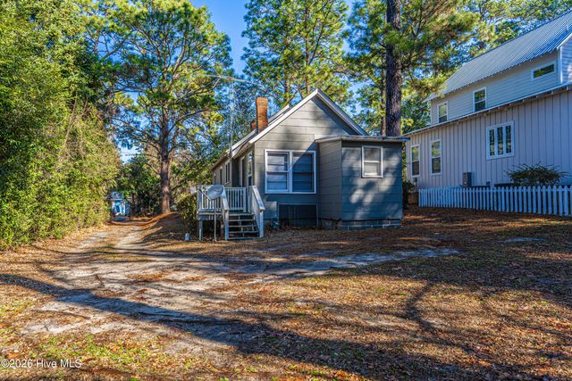 350 W Connecticut Avenue, Southern Pines, NC 28387