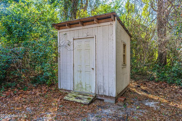 350 W Connecticut Avenue, Southern Pines, NC 28387