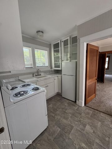 350 W Connecticut Avenue, Southern Pines, NC 28387