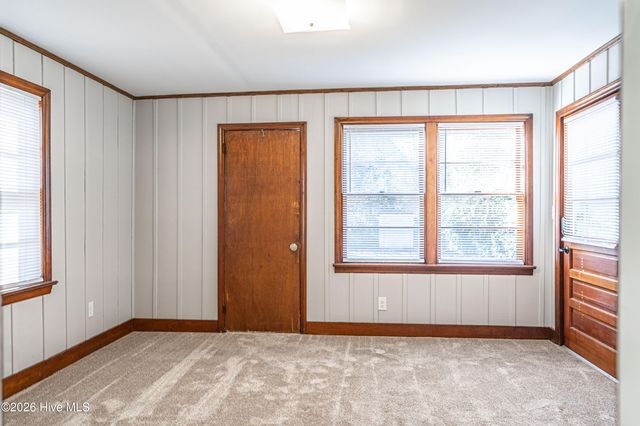 350 W Connecticut Avenue, Southern Pines, NC 28387