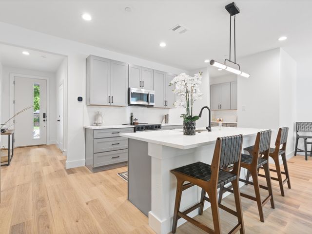 2253 Camp, Dallas, TX 75235