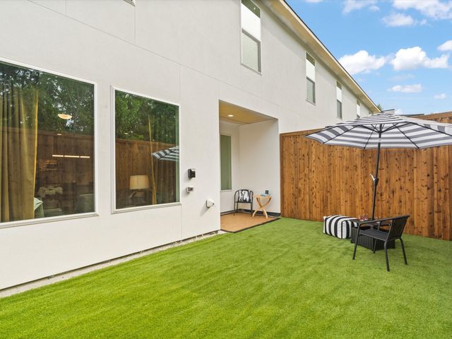 2253 Camp, Dallas, TX 75235