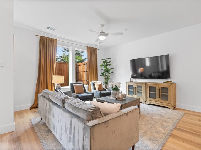 2253 Camp, Dallas, TX 75235