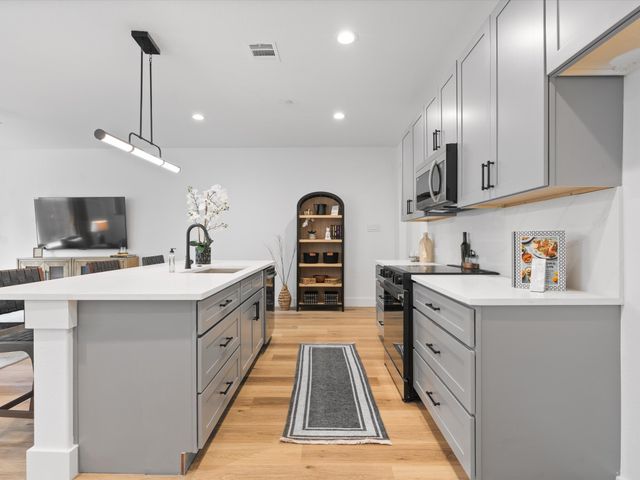 2253 Camp, Dallas, TX 75235
