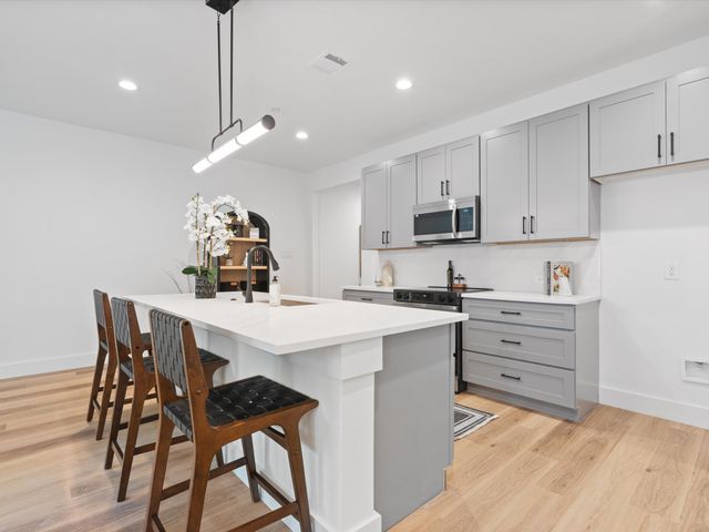 2253 Camp, Dallas, TX 75235