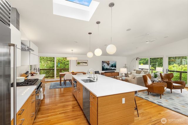 1308 158th Place SE, Bellevue, WA 98008