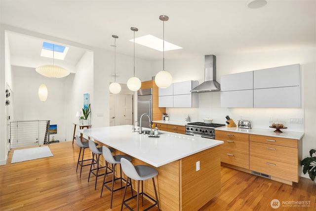 1308 158th Place SE, Bellevue, WA 98008