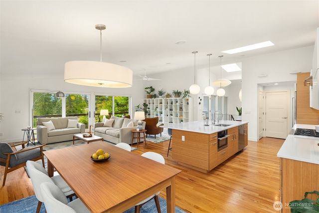 1308 158th Place SE, Bellevue, WA 98008