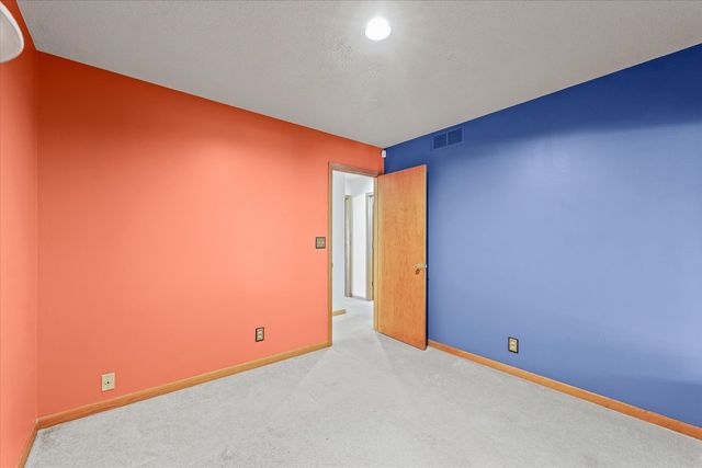 1914 Woodfield Road, Champaign, IL 61822