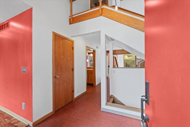 1914 Woodfield Road, Champaign, IL 61822