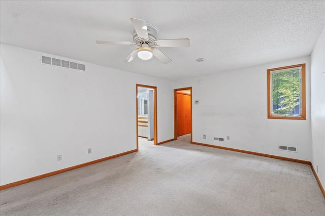 1914 Woodfield Road, Champaign, IL 61822