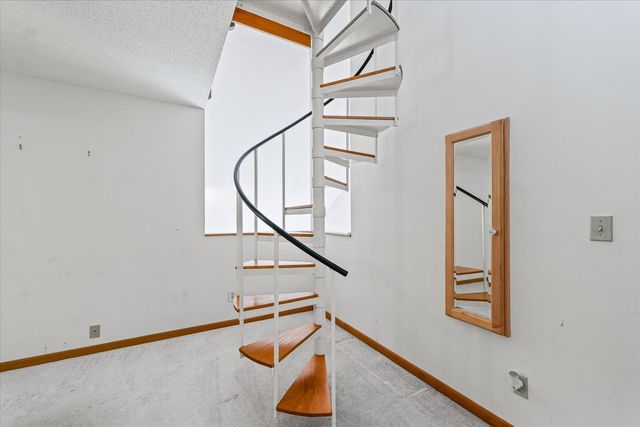 1914 Woodfield Road, Champaign, IL 61822