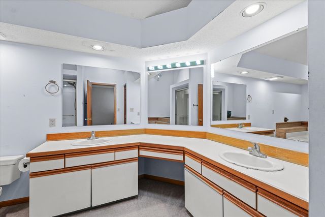 1914 Woodfield Road, Champaign, IL 61822