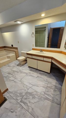 1914 Woodfield Road, Champaign, IL 61822