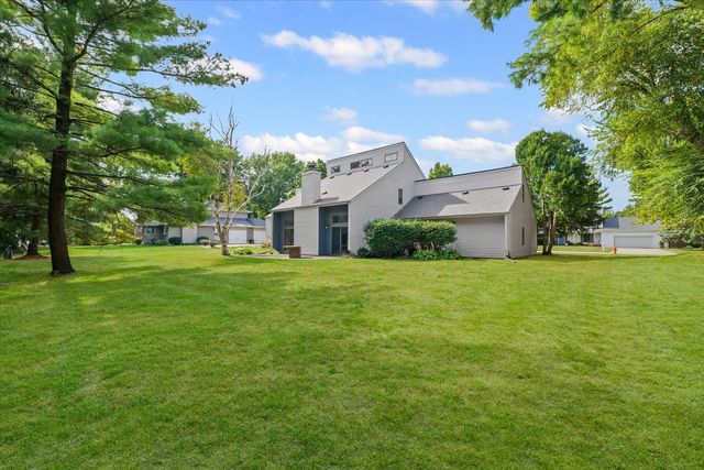 1914 Woodfield Road, Champaign, IL 61822