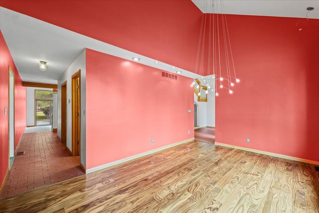 1914 Woodfield Road, Champaign, IL 61822