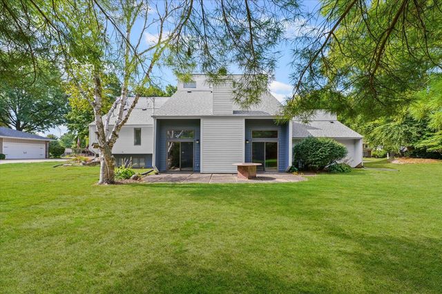 1914 Woodfield Road, Champaign, IL 61822