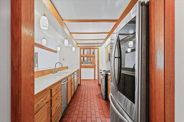 1914 Woodfield Road, Champaign, IL 61822