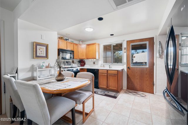 430 S Paseo Pena Apt B, Green Valley, AZ 85614