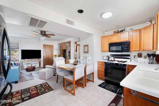 430 S Paseo Pena Apt B, Green Valley, AZ 85614