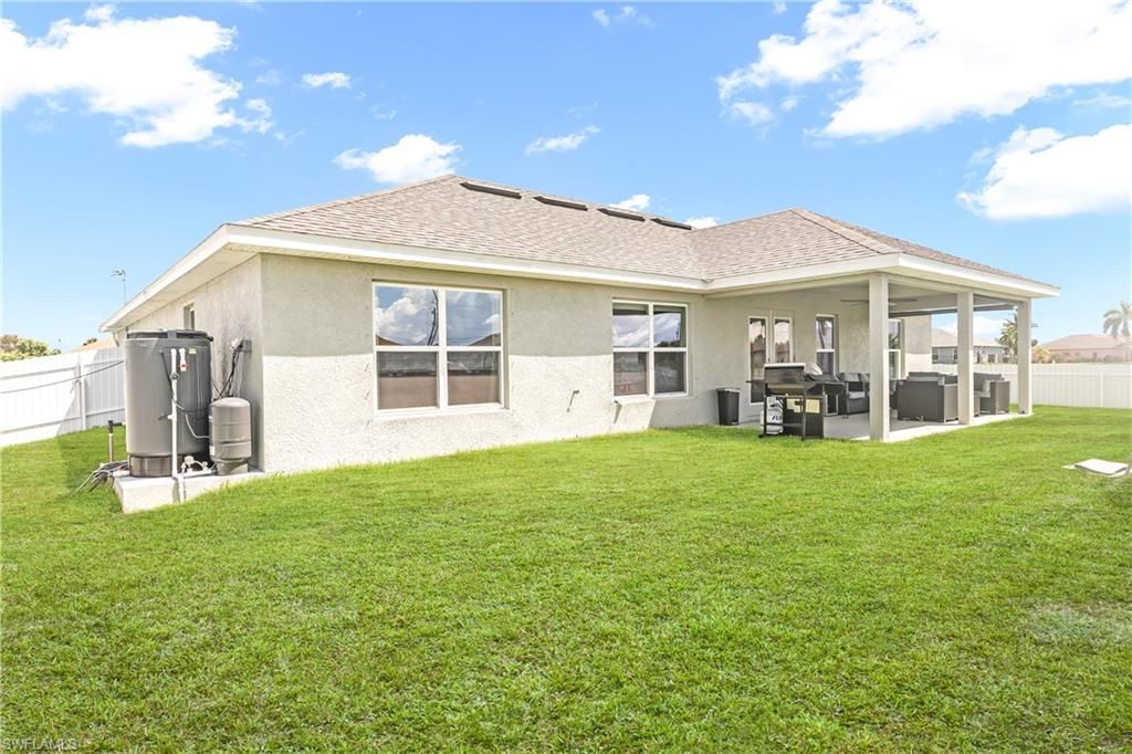Image 18 of property listing at 2000 NW 9th ST, Cape Coral, FL 33993