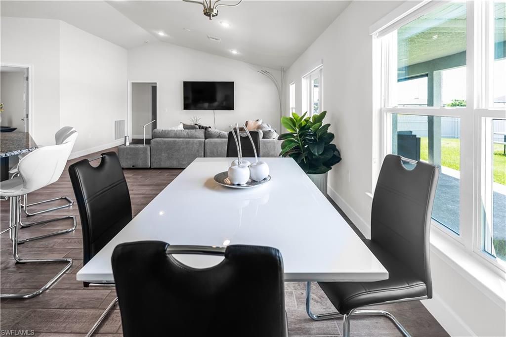 Image 7 of property listing at 2000 NW 9th ST, Cape Coral, FL 33993