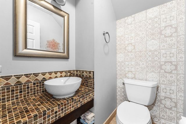 2810 Sand Pines Court, Lake Worth, FL 33462