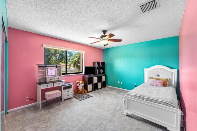 2810 Sand Pines Court, Lake Worth, FL 33462
