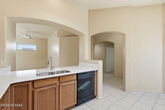 348 E Calle Criba, Green Valley, AZ 85614