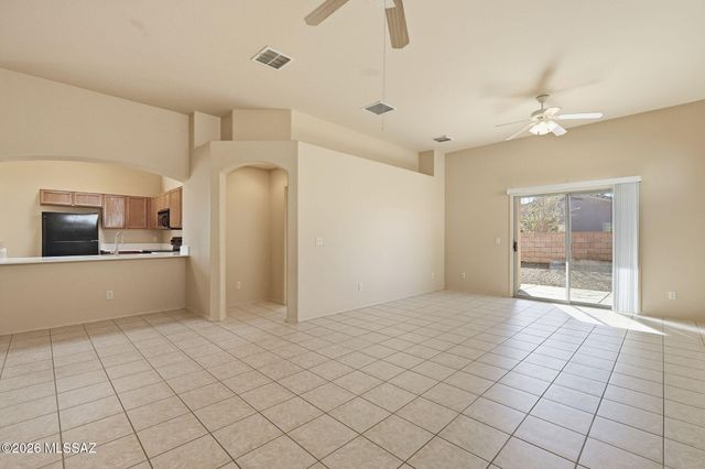 348 E Calle Criba, Green Valley, AZ 85614