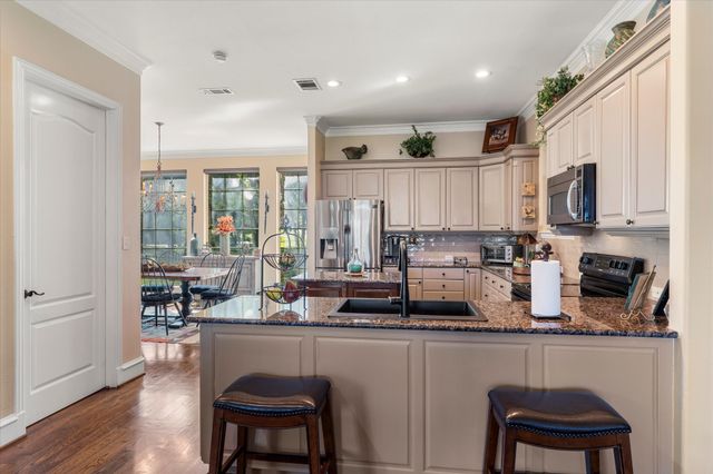 208 Cape Shore Drive, Mabank, TX 75143