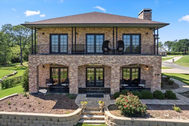 208 Cape Shore Drive, Mabank, TX 75143