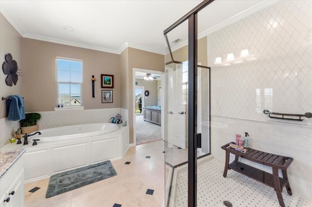 208 Cape Shore Drive, Mabank, TX 75143