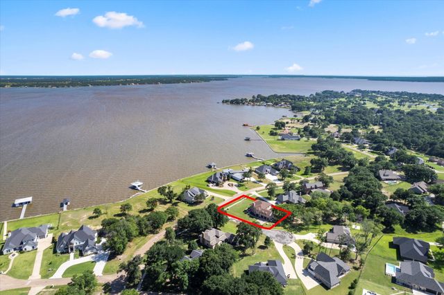 208 Cape Shore Drive, Mabank, TX 75143