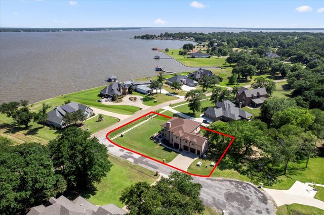 208 Cape Shore Drive, Mabank, TX 75143