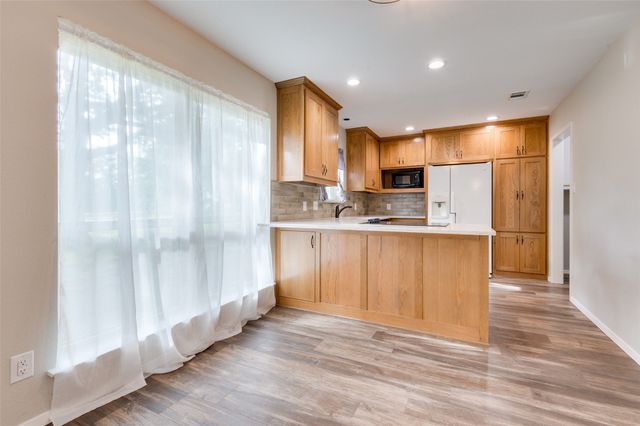 5500 Woodland Hills Drive, Denton, TX 76208