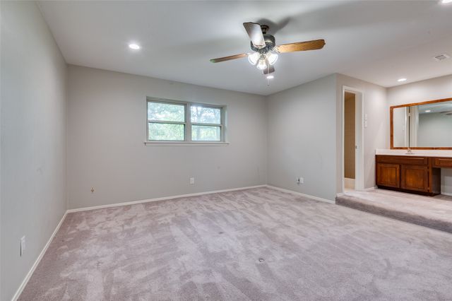5500 Woodland Hills Drive, Denton, TX 76208