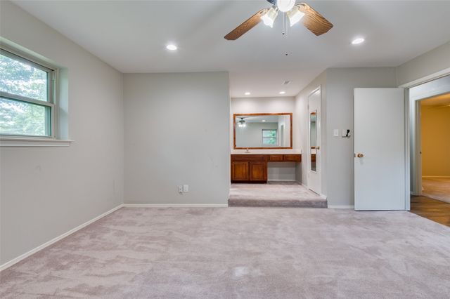 5500 Woodland Hills Drive, Denton, TX 76208