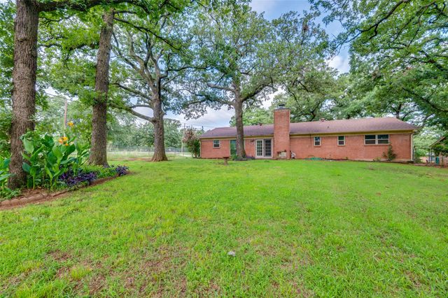 5500 Woodland Hills Drive, Denton, TX 76208