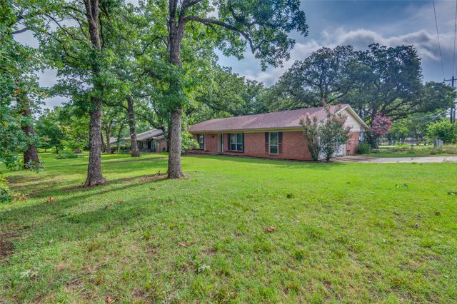 5500 Woodland Hills Drive, Denton, TX 76208