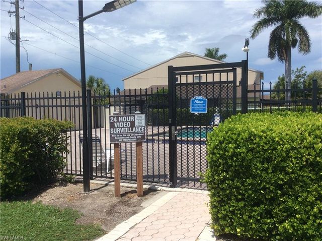 5249 Cedarbend DR 3, Fort Myers, FL 33919