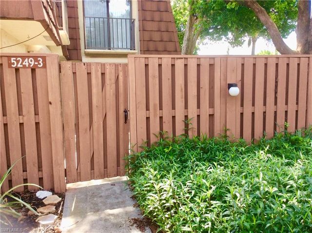 5249 Cedarbend DR 3, Fort Myers, FL 33919
